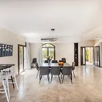 Willa Sunnyvillas: 4br Seafront Villa*private Pool*bw44 *